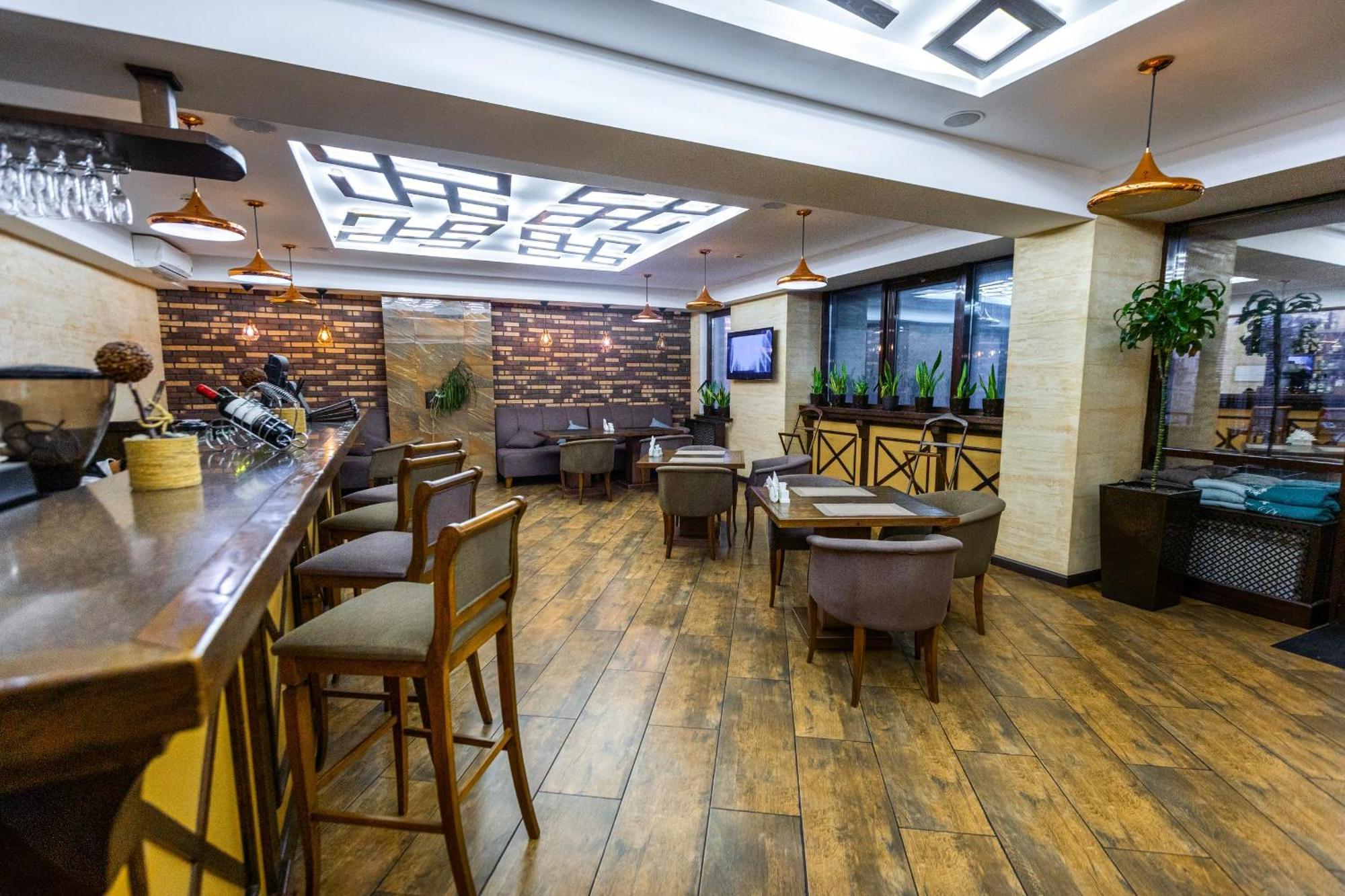 Plaza Hotel Almaty Exterior foto