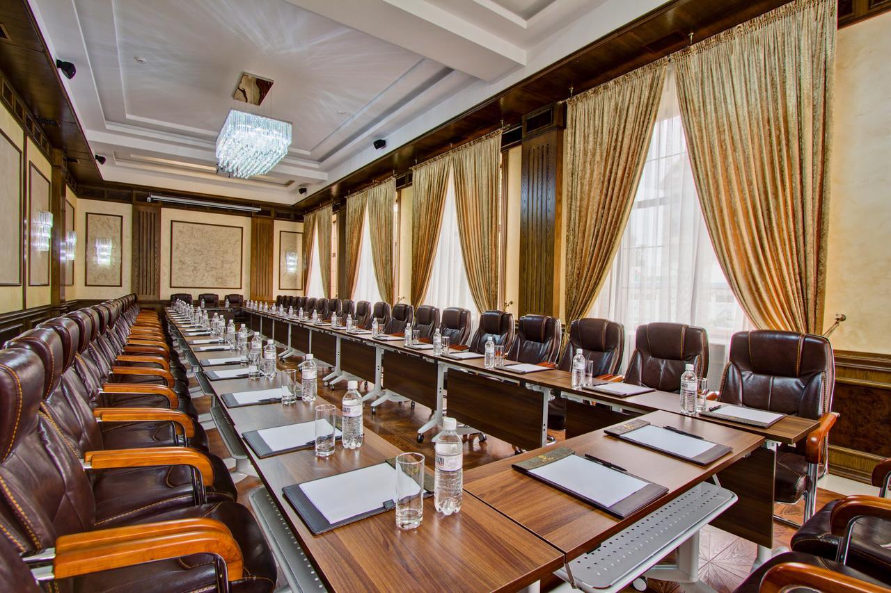 Plaza Hotel Almaty Exterior foto
