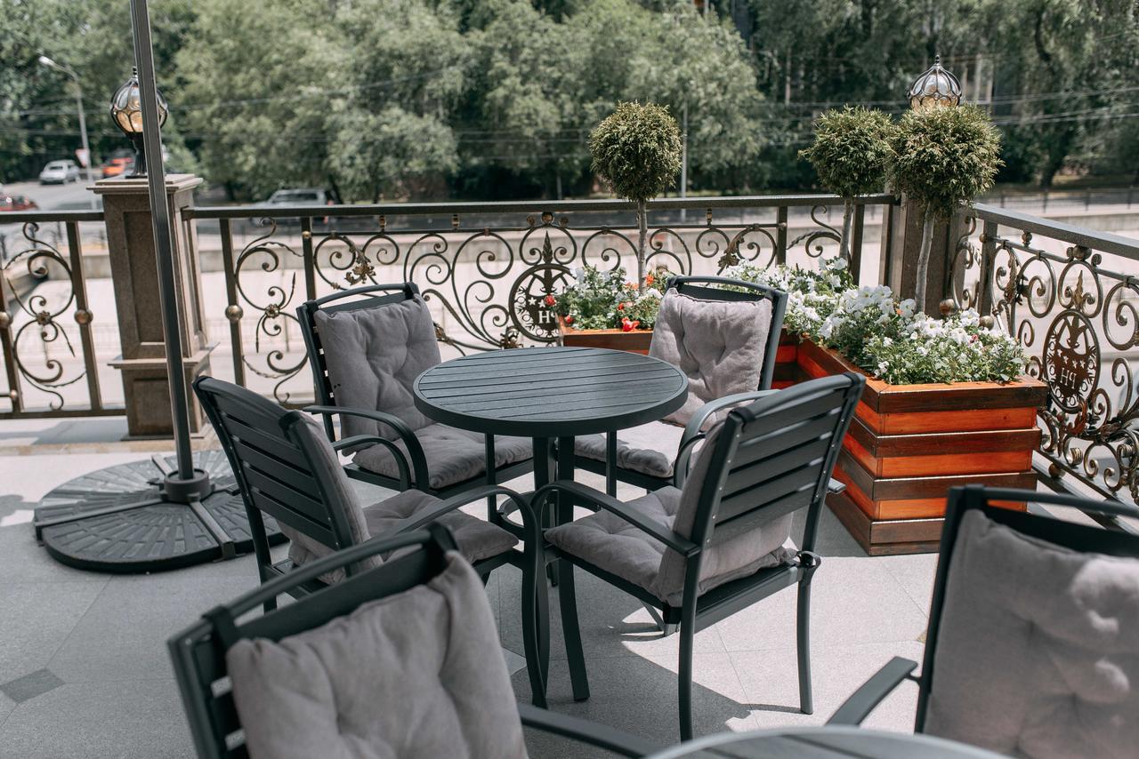 Plaza Hotel Almaty Exterior foto